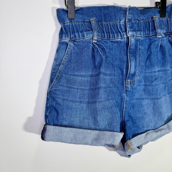 Alice + Olivia Rosemary Paper bag Denim Shorts Size 28 Missing Belt - Picture 8 of 14
